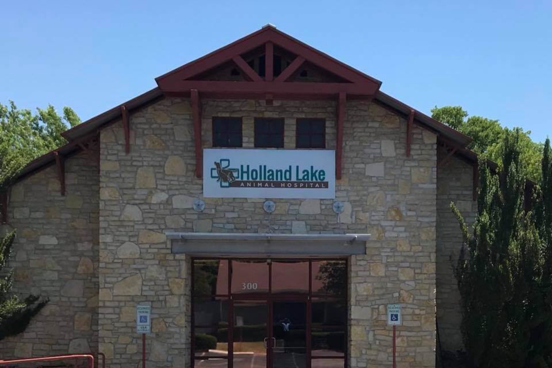 Vet Near Me in Weatherford, TX - Holland Lake Animal Hospital